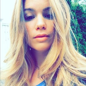 Meet your Posher, Andrea